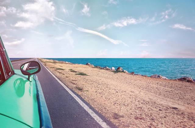 preparare auto per le vacanze al mare